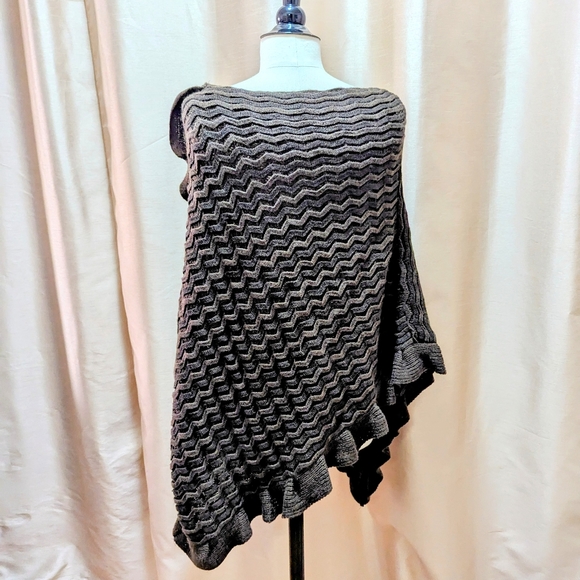 Asymmetric Cape - Picture 2 of 2